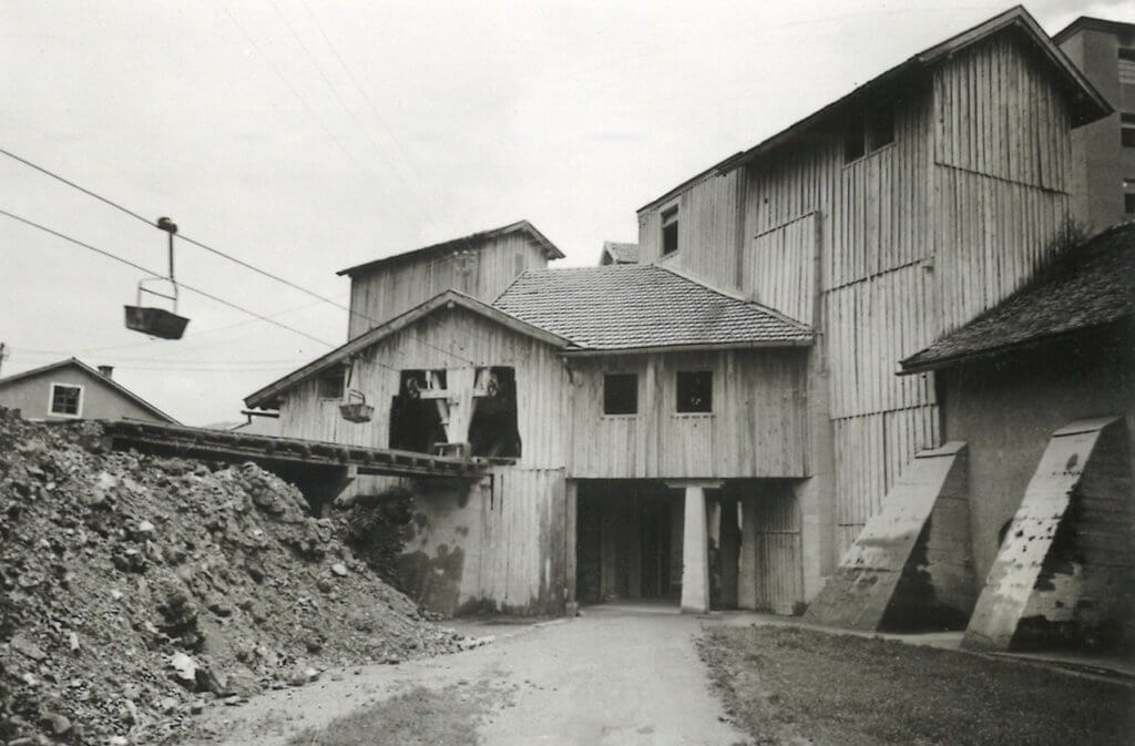 1904