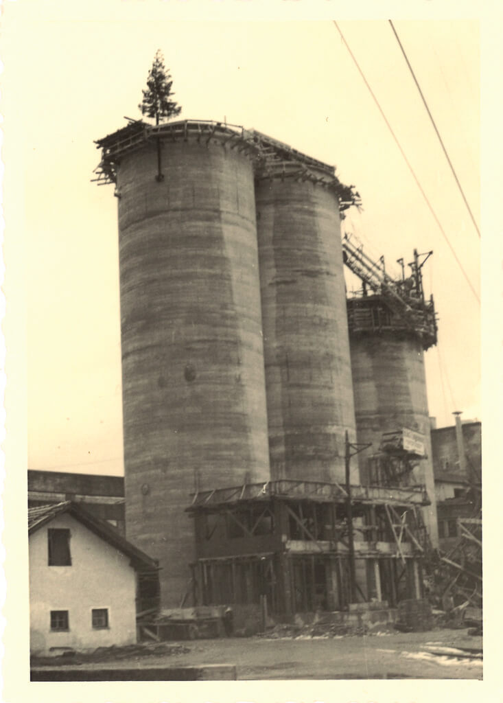 1952