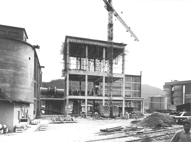 1969